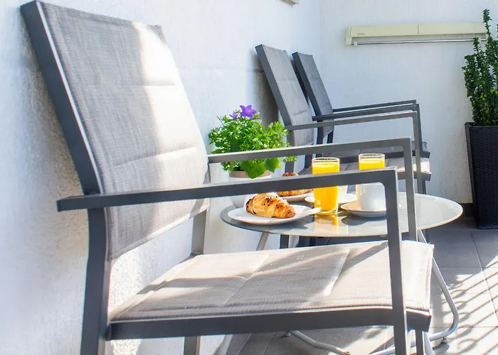 Nebuloza With Balcony Ρόβινι