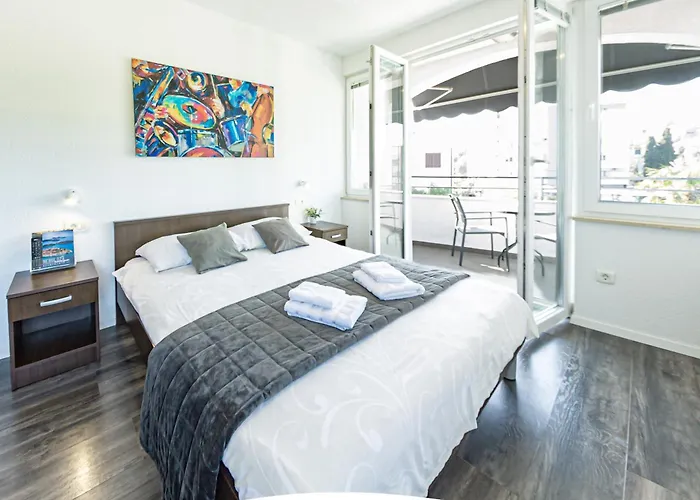 Apartman Nebuloza Apartments Rovinj With Balcony