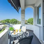 Appartamento Nebuloza With Balcony