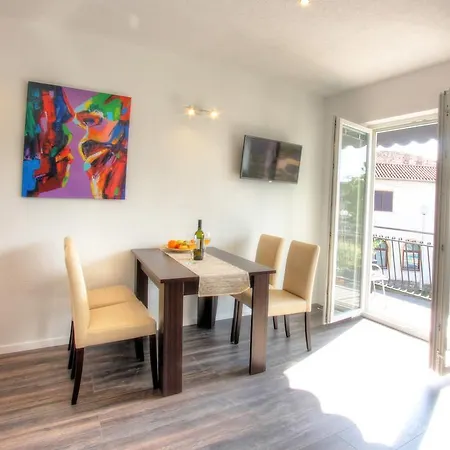Daire Nebuloza With Balcony *